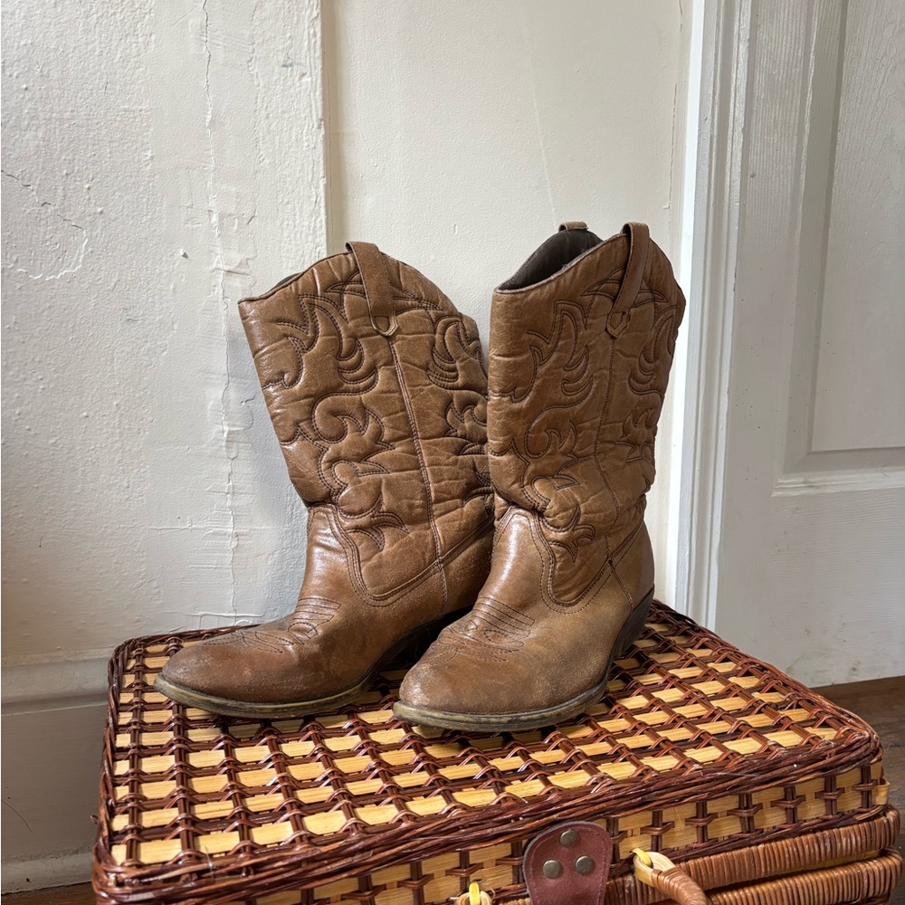 Elegant Tan Heeled Boots for Women